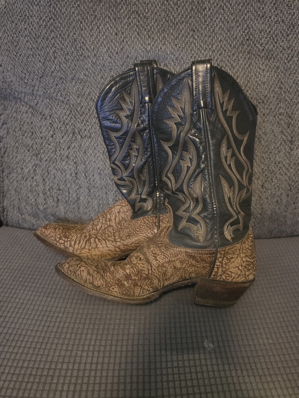 Tony Lama Two-Tone Western Boots in Black and Brown Size 7B